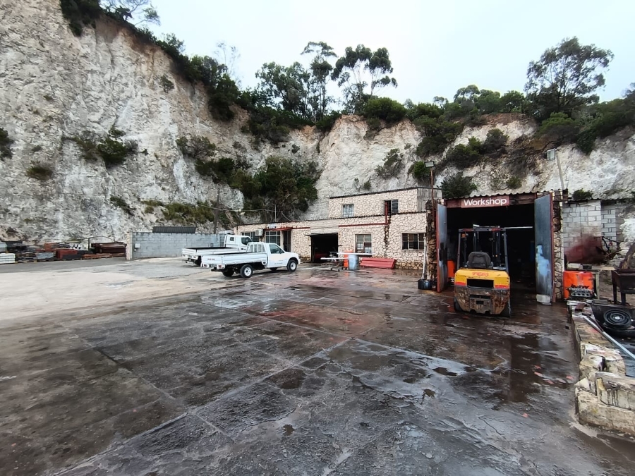 To Let Commercial Property for Rent in Cotswold Eastern Cape